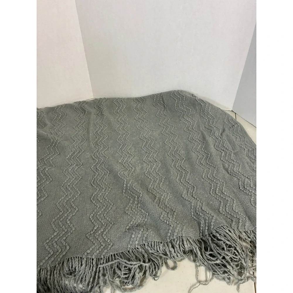 Comfort and Luxury Gray Chevron Knit Fringe Throw Blanket 50x60 Soft‎ Acrylic